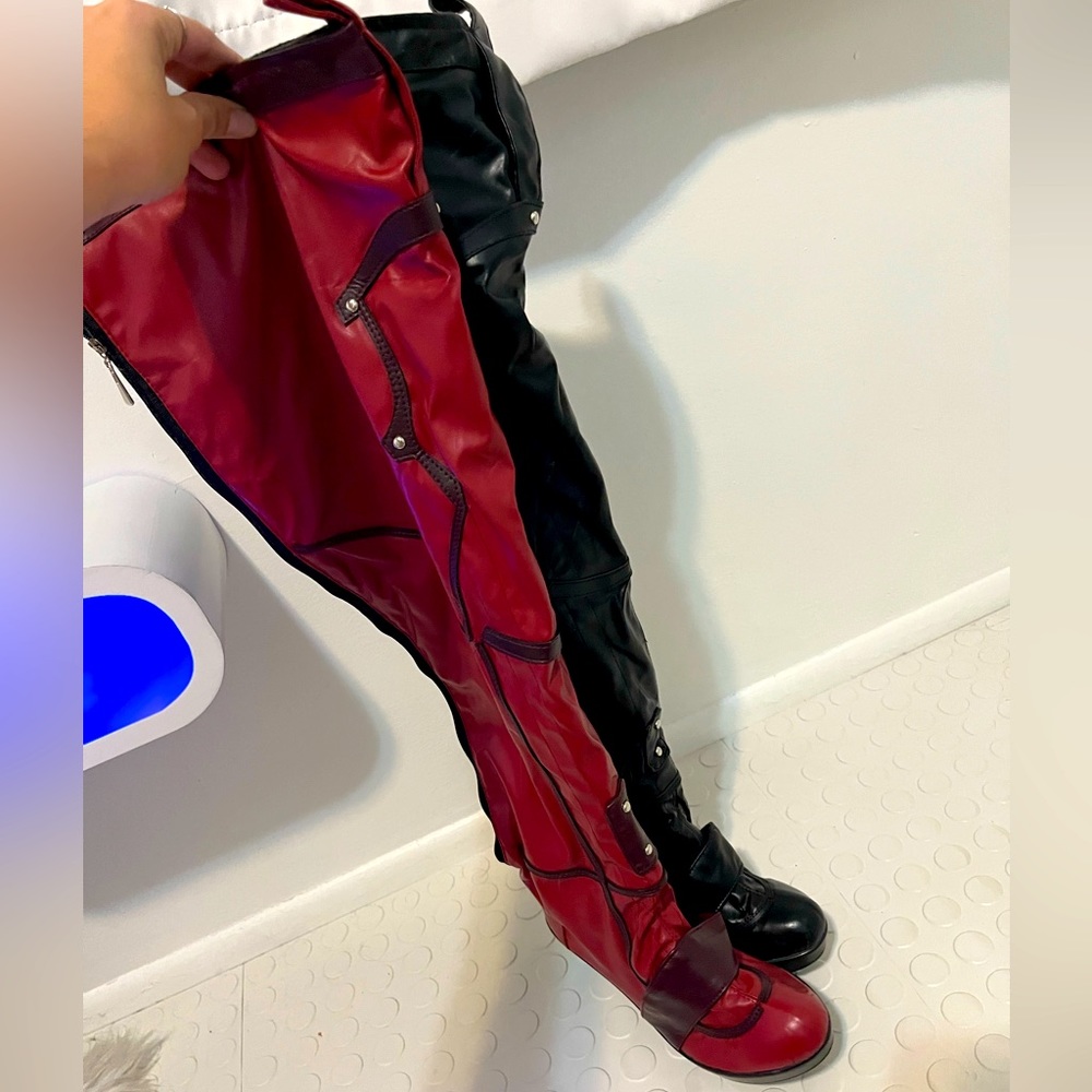 Harley Quinn Arkham City boots size 8